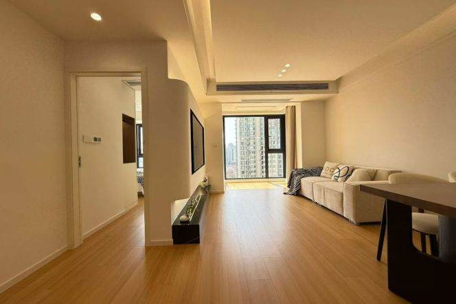 loushanguan rd station one bedroom