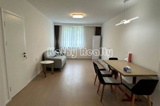 Historic buidling 2BR High ceiling Shanxi(s) Rd 16k