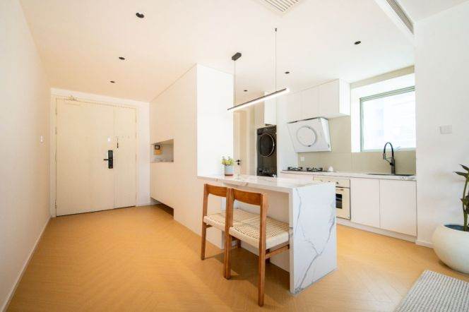 Changping Rd metro/1br1bt/central AC/floor heat/dishwasher/oven/free club/tennis court/pool