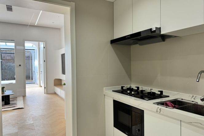 Cozy lane house 1br Apt | Changping rd metro L7 | High ceilings +Big yard 9.6K