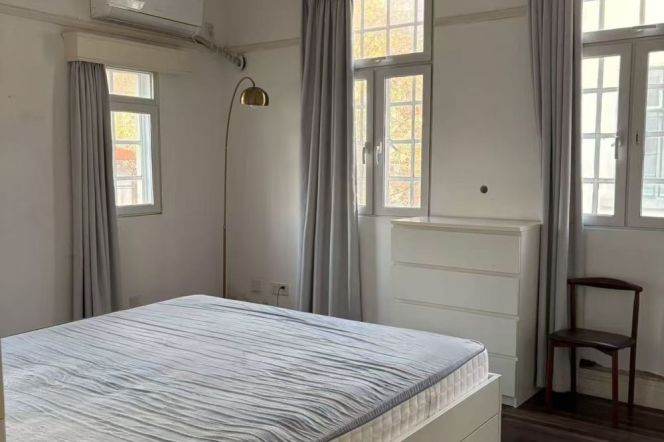 Historic buidling 2BR High ceiling Shanxi(s) Rd 16k