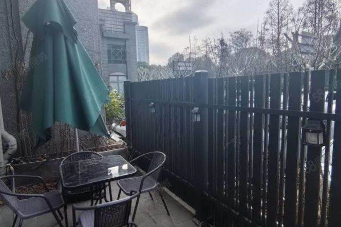 1br-yard - 2 minutes to line 1/9/11 - Xu Jiahui