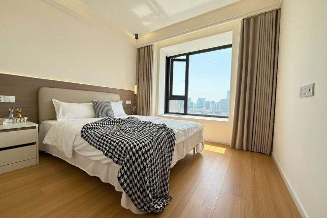 loushanguan rd station one bedroom