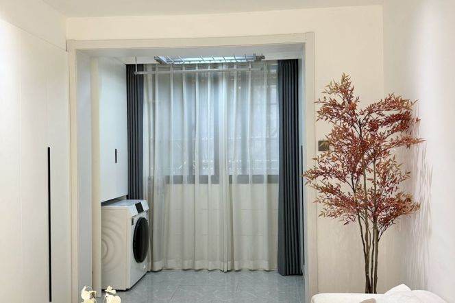 Xincun rd/modern 1br 2lr/bright room/separate living room/central AC@L7