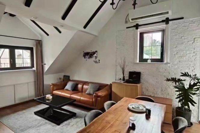 Xintiandi Station 2+1Br/2Bath Line10/13