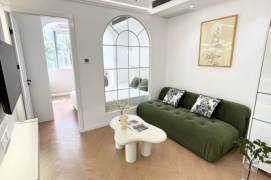 zhongshan park station one bedroom