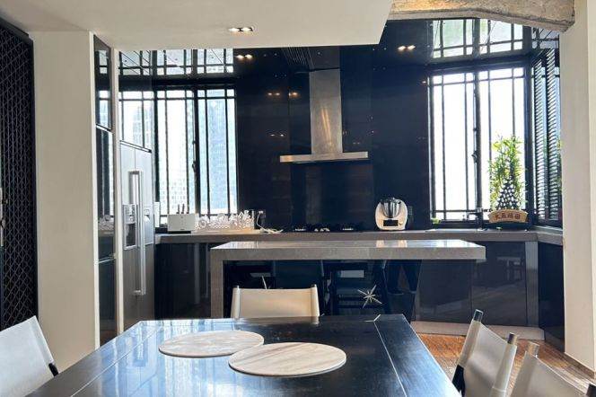 Exceptional Heritage Apartment on Suzhou Creek, North Bund