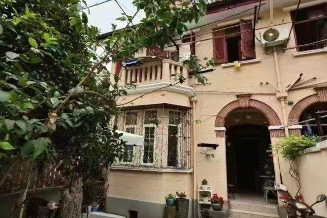 Xintiandi Station 2+1Br/2Bath Line10/13