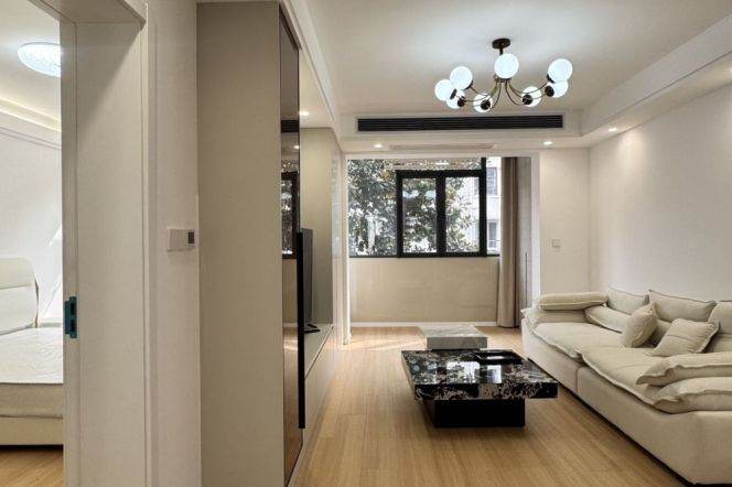 Spacious 1Br+ All south | Suzhou Creek | Zhongshan Park metro L2/3/4 | 8.4K