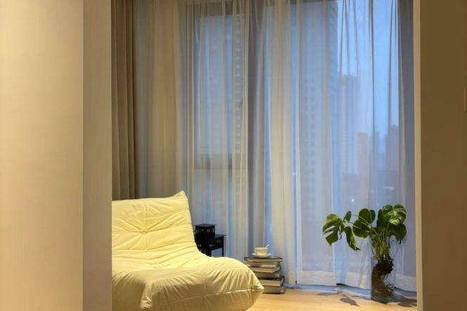 Changping Rd metro/2br2bt/central AC/floor heat/oven/cloakroom