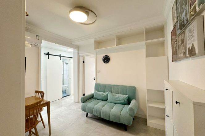 2 Brs, 1 Living room, 80 sqm, High rise building @ Fengqiao metro L11