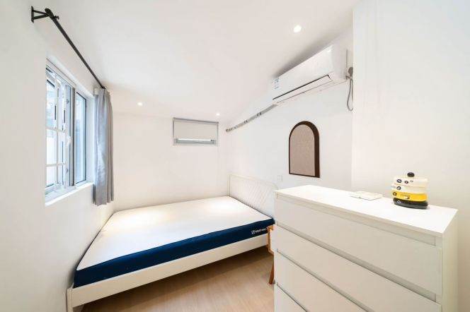 Nice yard 1Br/1Lr/1Bt apt nr Jingan temple,M2/7/14