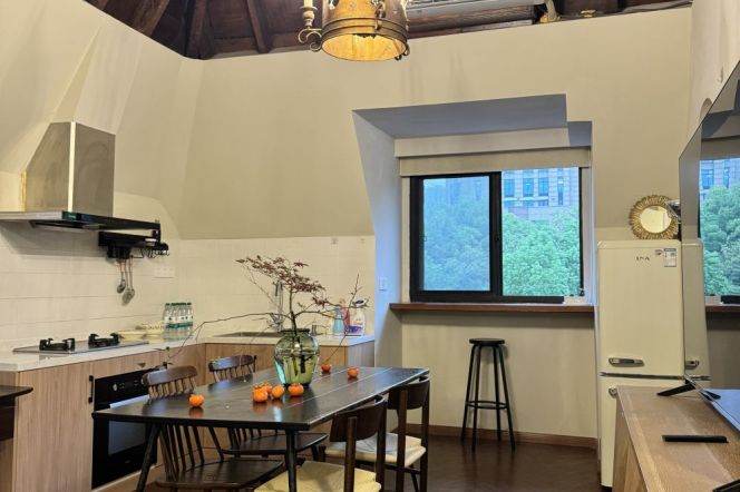 Good lane house 1Br | Spacious &Bright &Green | Famous Changshu rd metro L1/7