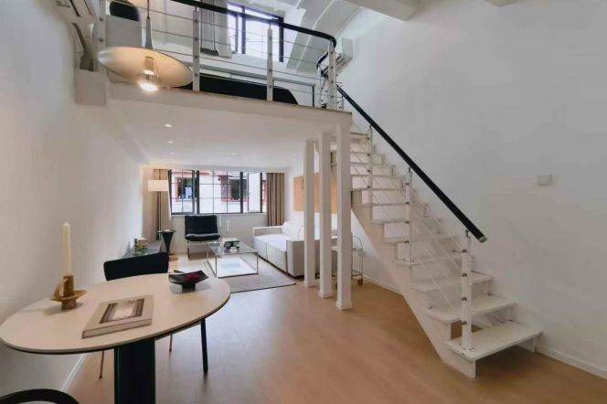 Good lighting 1br loft with terrace near IAPM/Changshu Road