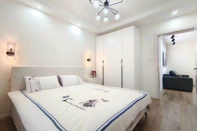 Spacious 2brs Nr caobao road M1/12