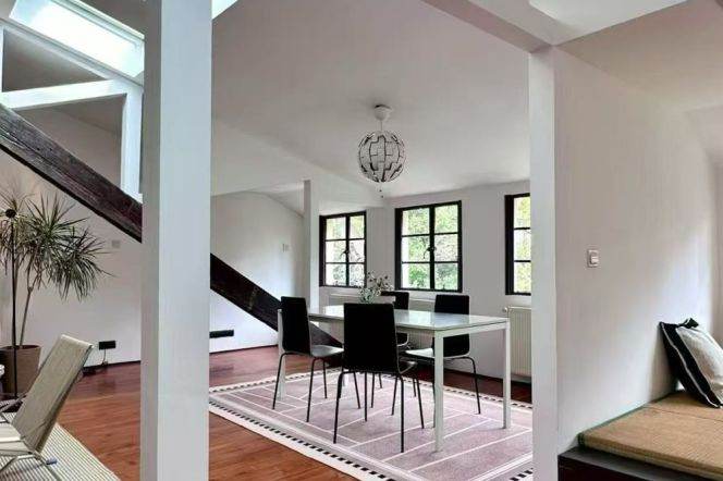 Spacious 1+1brs&2baths near Jiashan Road/IAPM