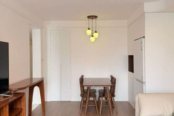 Zhaojiabang Xujiahui elevator 2BR apartment