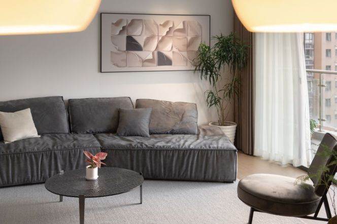 Well Renovated 2BR 2BA w/Expansive Livr&Balcony nr Nanpu Bridge Station