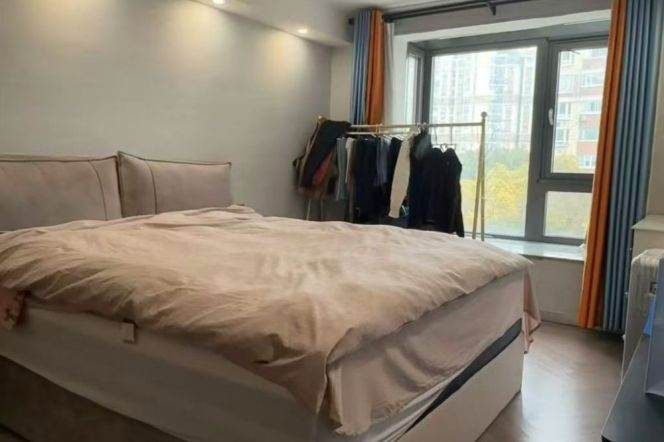 Quality 2br,CA,floor heating,very close to Laowaijie,Longxi Station,Line10