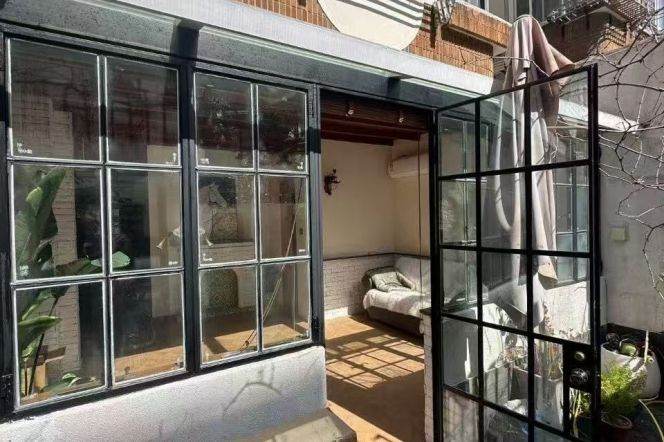 Sunny 2BR APT private garden Huaihai Rd 16k 