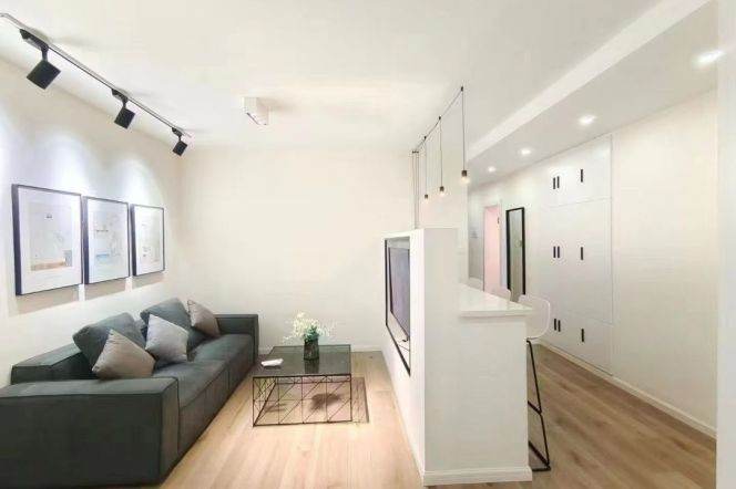 Spacious 2brs Nr caobao road M1/12