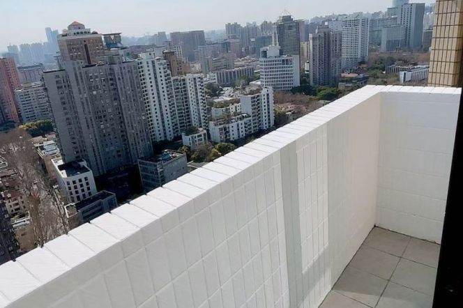 Jiashan rd elevator 1BR with balcony