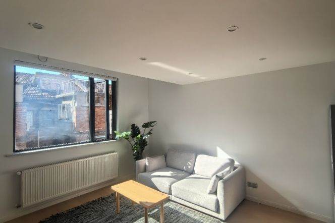 Private terrace IAPM 3BR 2BT modern design lane house parking available