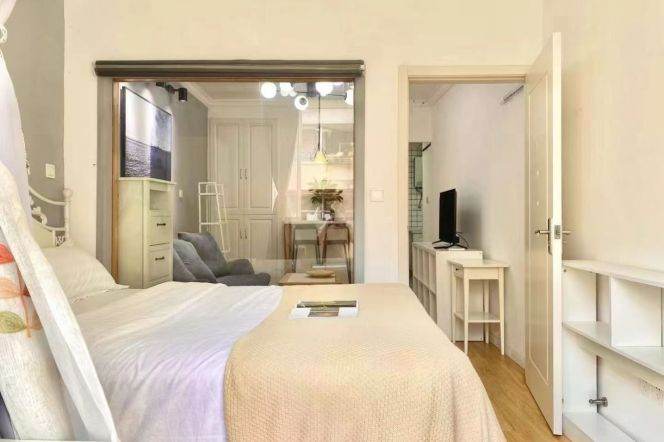 Jiangning rd/modern 1br 1lr/high value/bright room/brand furniture@L13