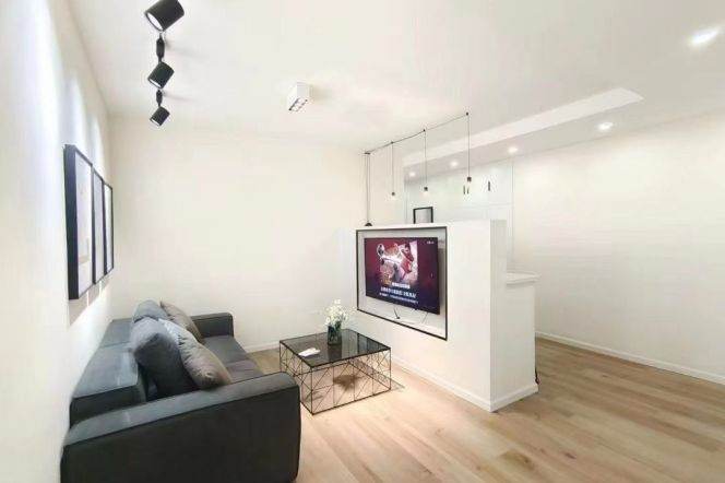 Spacious 2brs Nr caobao road M1/12