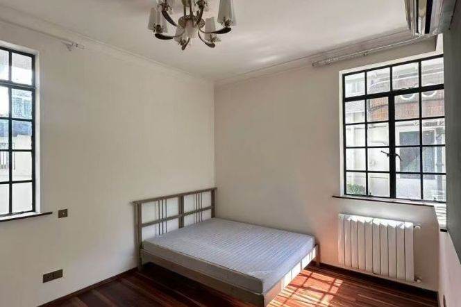 Sunny 2BR APT private garden Huaihai Rd 16k 