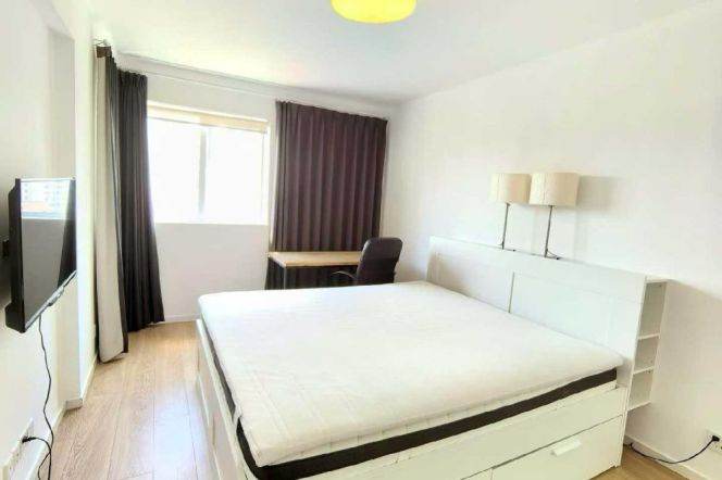 Wukang/Anfu rd floor heating 3brs/2lr/2ba apt wt balcony; L1/7