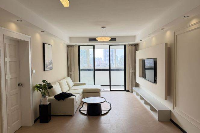 High rise 2brs&2baths with balcony near Jiashan Road/Dapuqiao