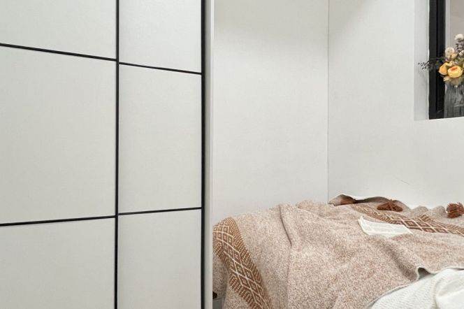 budget friendly rom near Hanzhong rd, shanghai railway station, long/short term