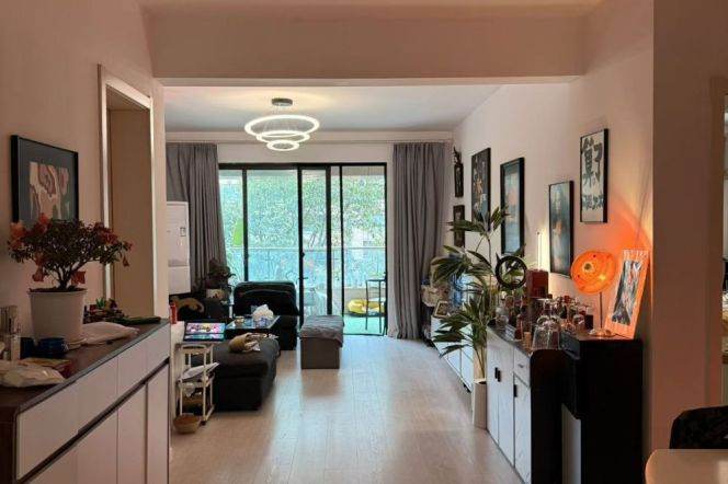 Nice Balcony 2Brs/2Lrs/2Bts apt nr Zhenping rd,M3/4/7