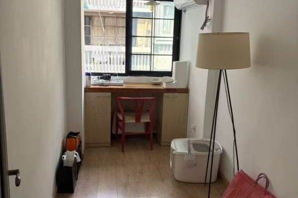 Xintiandi 3BR apartment with balcony