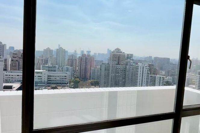 Jiashan rd elevator 1BR with balcony