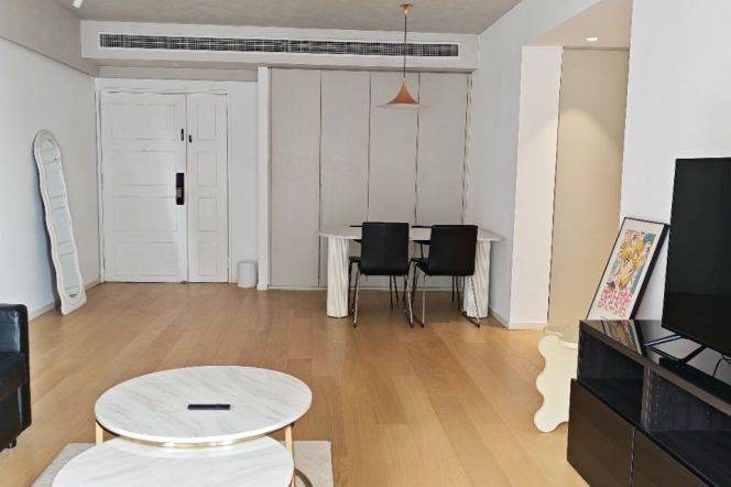 4BR 2BA High-rise w/Heating&Balcony nr Jing'an Temple