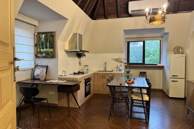 Good lane house 1Br | Spacious &Bright &Green | Famous Changshu rd metro L1/7