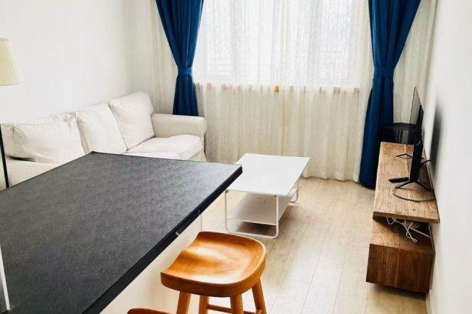 Floor heating 1br with elevator @ Line 1/7/10 Changshu Road,Shanghai Library