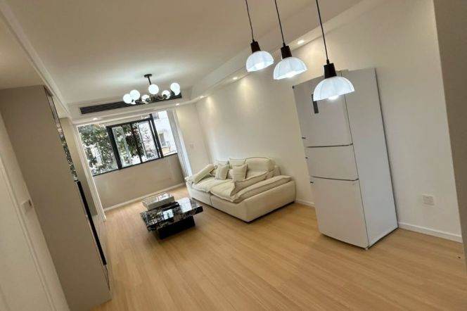 zhongshan park station one bedroom