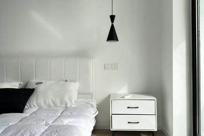 cozy 1br+balcony Nr changshu road M1/7