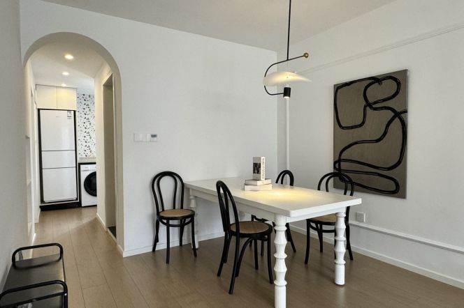 Impressive 1BR Apt / Zhong Shan Park & Loushanguan rd /Sapcious 1Br 8K