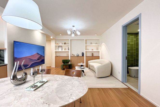 Suzhou River View — Ultra-Spacious 2BR Luxury Flat