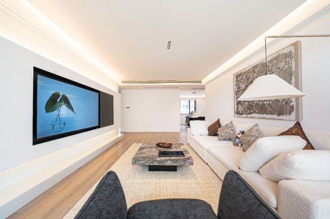 La Cité — High-Floor Garden View 3BR