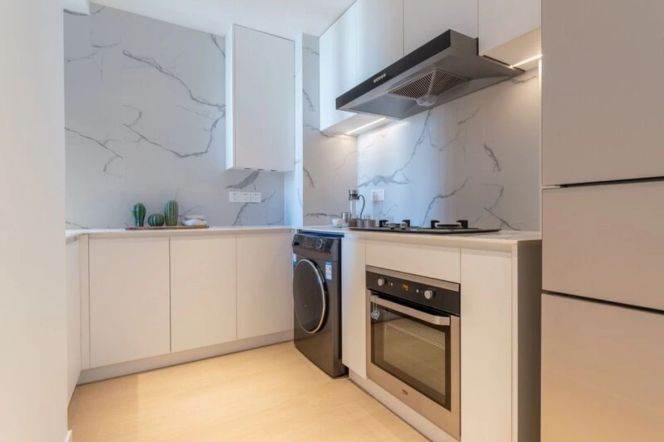 Modern 1bedroon with floor heating and balcony  nearby  Century Park 