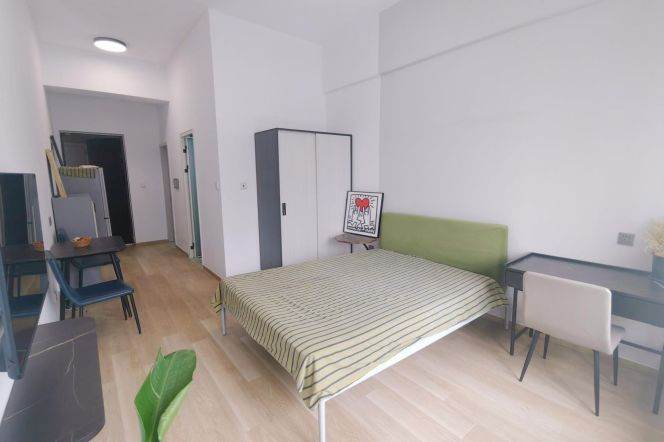 Cozy 1 br in QianTan .next Wellington shanghai + NYU shanghai .easy to L6/8/11