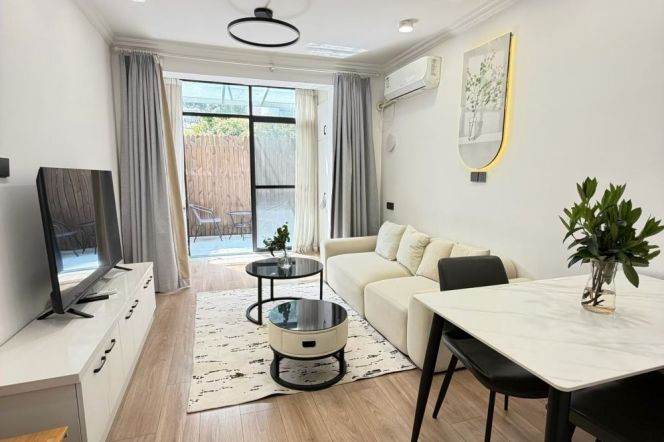 Nice yard 1Br/1Lr/1Bt apt nr Zhongshan park,M2/3/4