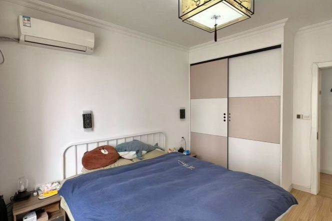 Spacious 2Brs/2Lrs/1Bt apt nr Jiangsu rd,M2/11/14