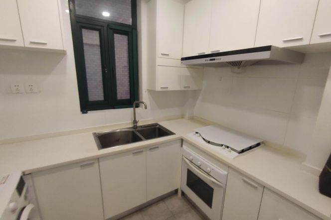 Modern 3brs with floor heating and balcony in Lujiazui