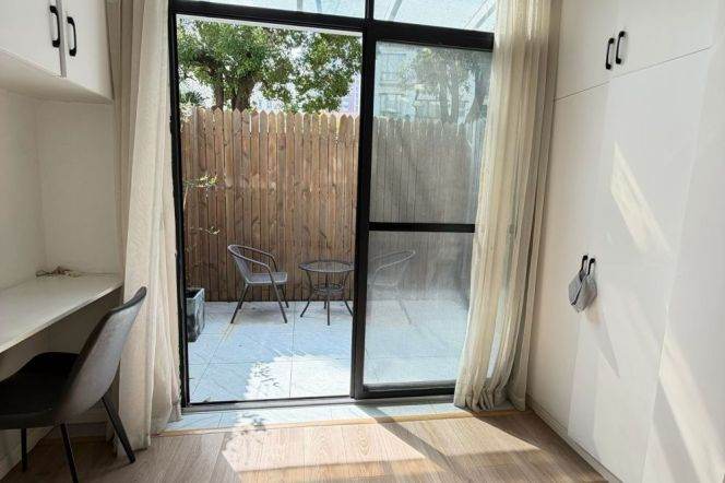 Nice yard 1Br/1Lr/1Bt apt nr Zhongshan park,M2/3/4